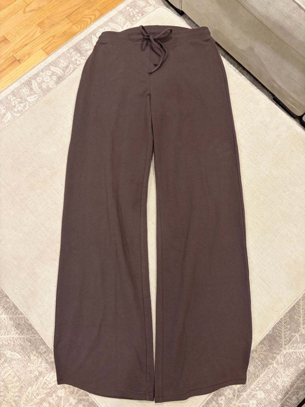 Aritzia Homestretch smooth vibe pant in brown size small NWOT - Picture 4 of 8